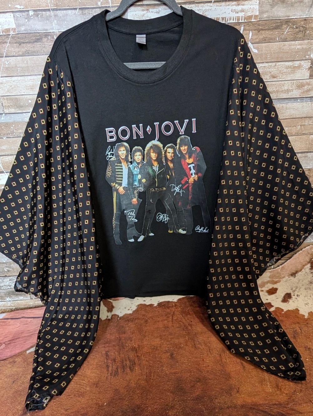 New Handcrafted Bon Jovi Graphic W Boho Black Bat Winged Sleeves